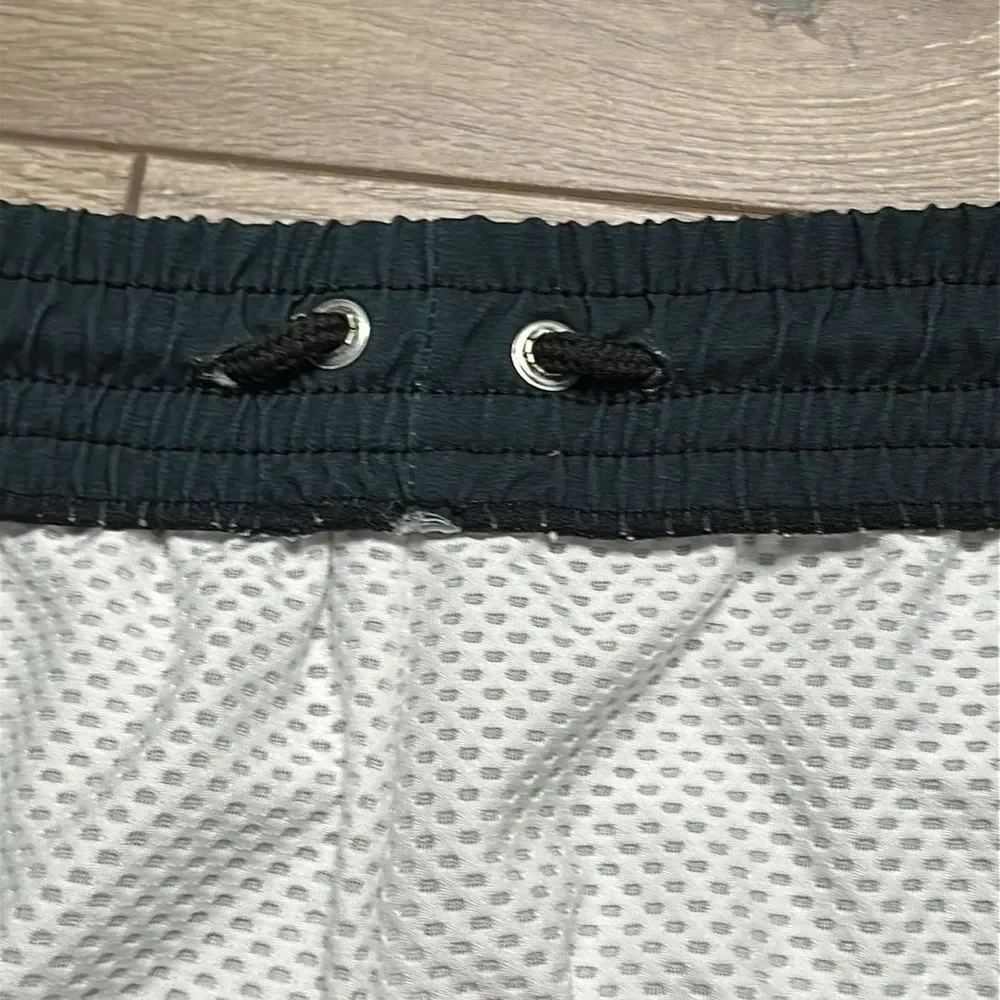 Along 1.5” Men’s Classic‎ Black Floral Snake Lined Swim Shorts Size Large